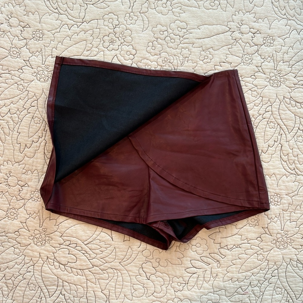 She + Sky Burgundy Faux Leather Skort - Picture 3 of 6
